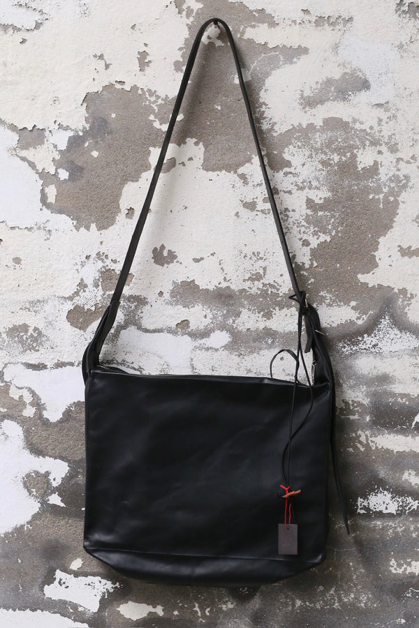 m.a+ zipper rectangular shoulder bag series Italy MA-BM30Z VIB1,0-BLACK